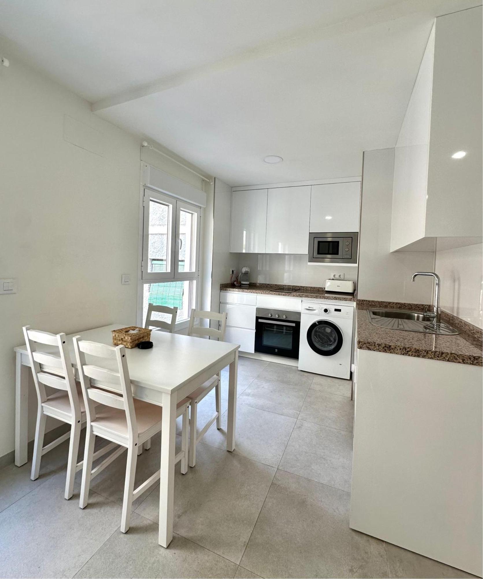 Apartamentos Turisticos Victoria Альмуньекар Экстерьер фото