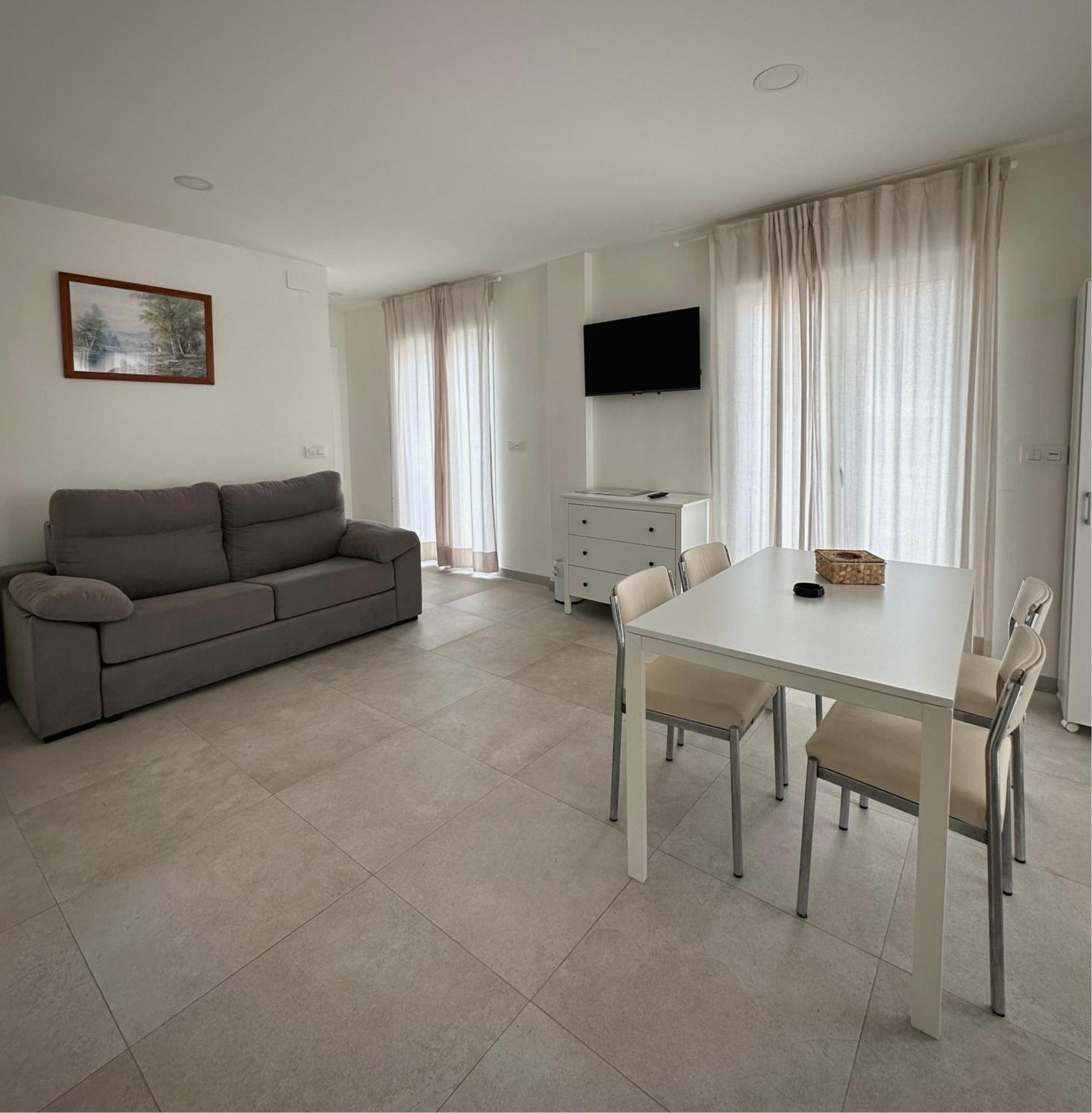Apartamentos Turisticos Victoria Альмуньекар Экстерьер фото