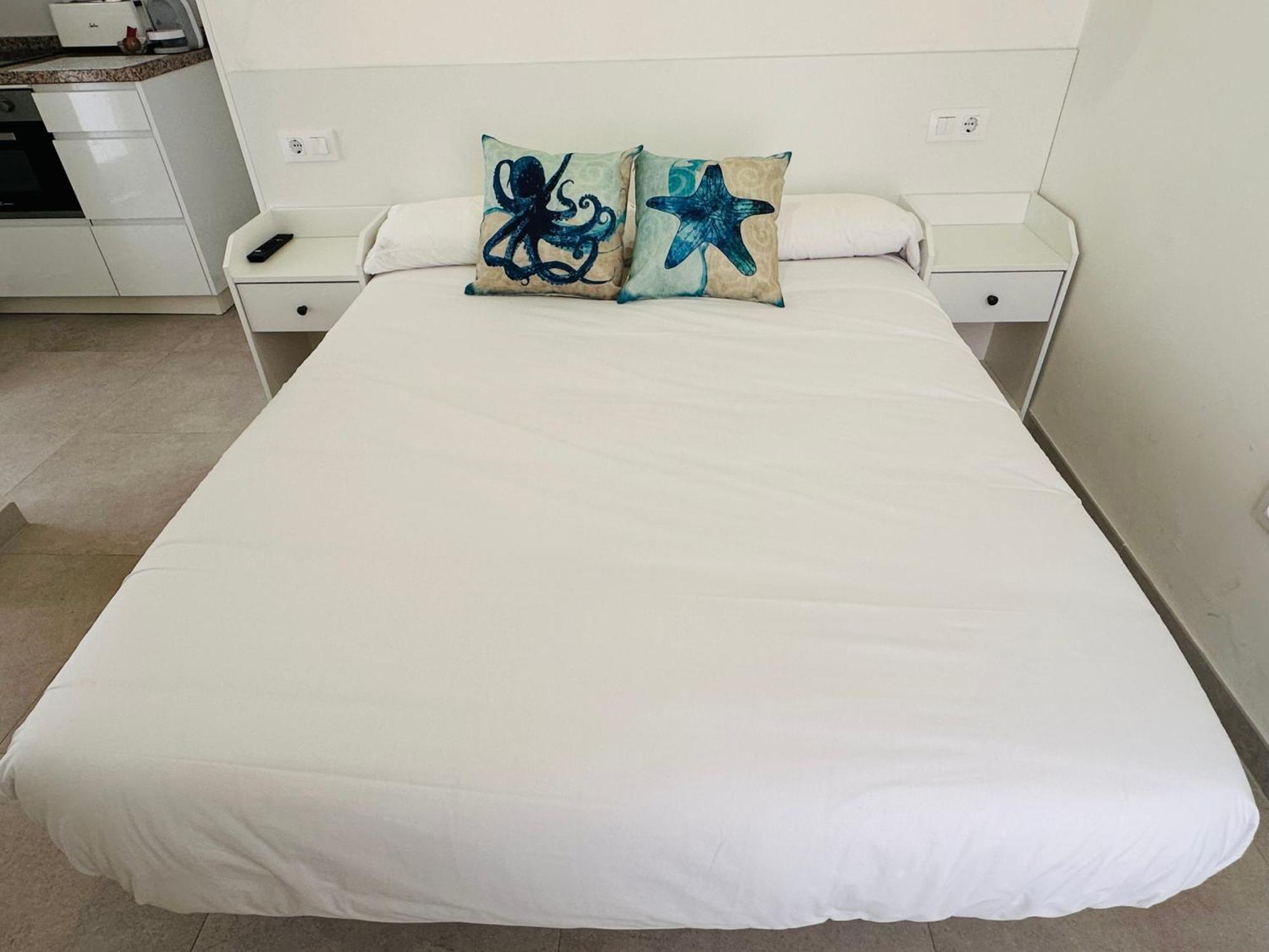 Apartamentos Turisticos Victoria Альмуньекар Экстерьер фото